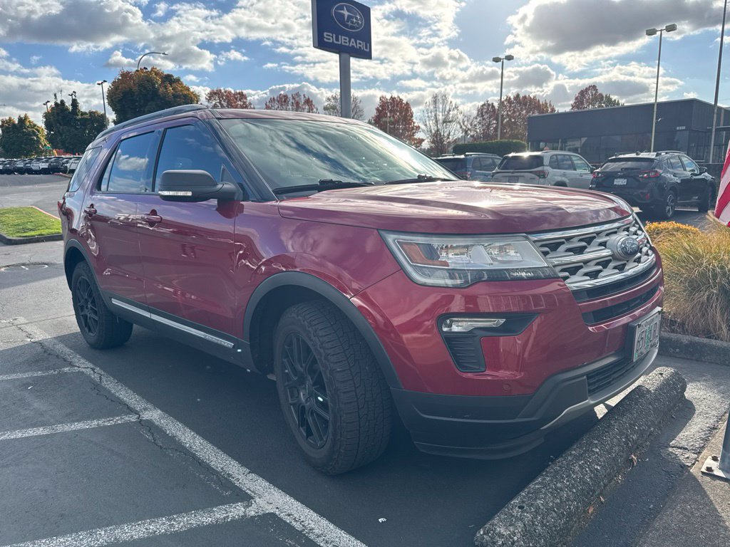 Used 2019 Ford Explorer XLT w/ Equipment Group 202A AWD/4WD image 3