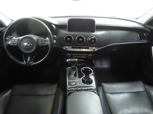Used 2019 Kia Stinger image 9