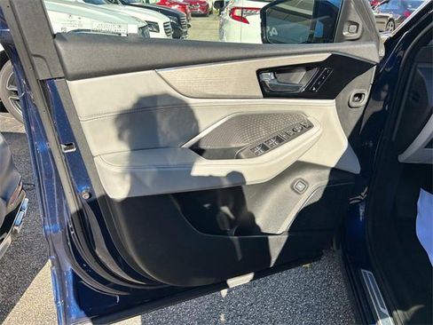 Used 2024 Acura MDX SH-AWD w/ Advance Package image 9