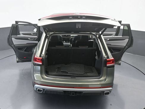 Used 2024 Volkswagen Atlas Peak Edition SE AWD/4WD image 70
