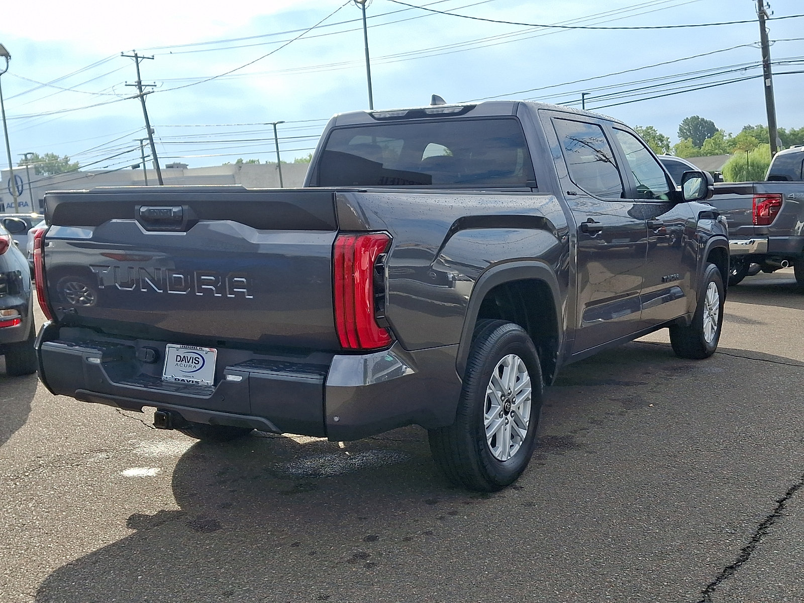 Used 2025 Toyota Tundra SR5 w/ SR5 Convenience Package AWD/4WD image 4