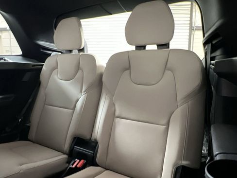 New 2026 Volvo XC90 B6 Plus w/ Protection Package Premier AWD/4WD image 24