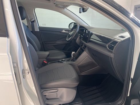 New 2026 Volkswagen Taos SE image 39