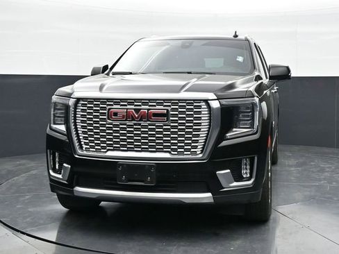 Used 2021 GMC Yukon Denali w/ Denali Premium Package AWD/4WD image 2