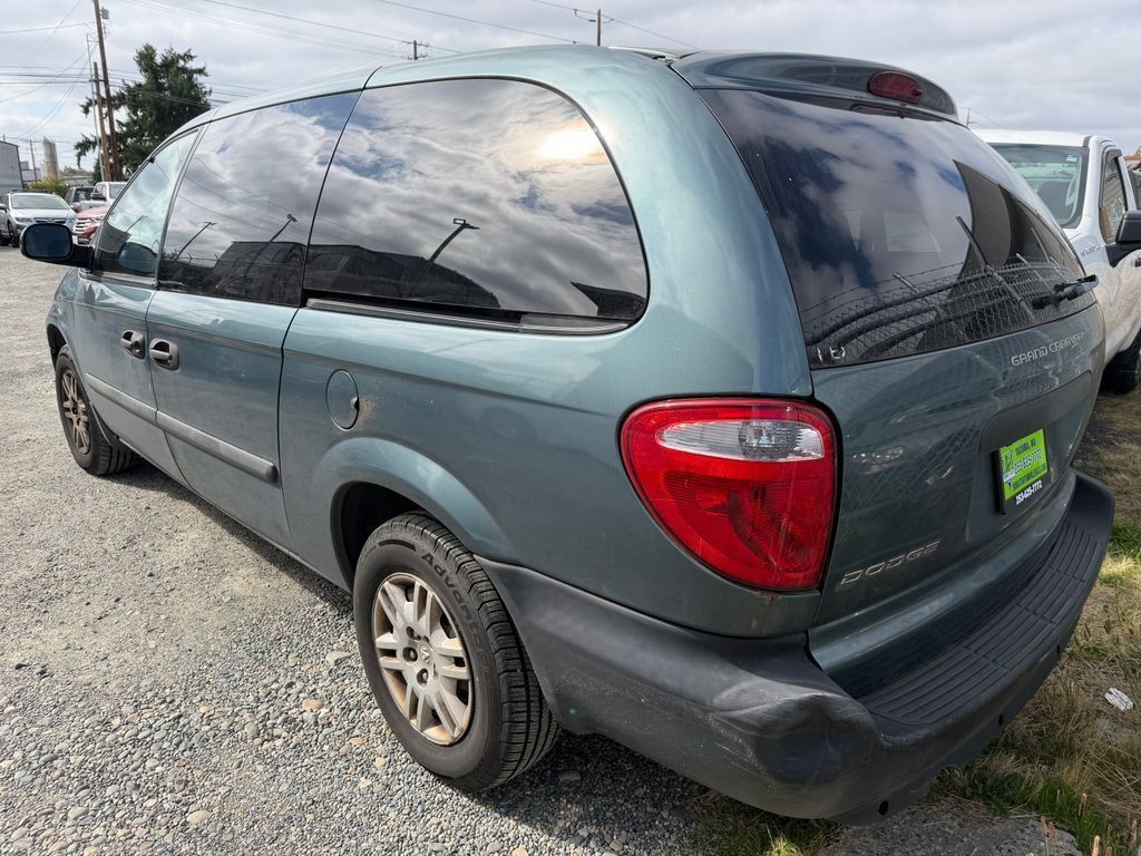Used 2005 Dodge Grand Caravan SE w/ Popular Equipment Group I FWD image 3