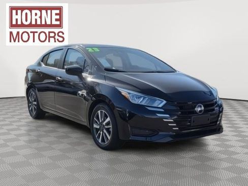 Used 2023 Nissan Versa SV image 10