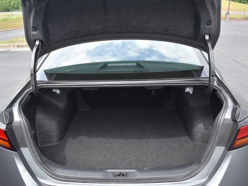 Used 2025 Nissan Altima 2.5 SV FWD image 11