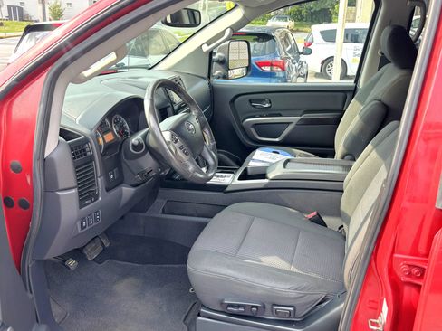 Used 2015 Nissan Titan SV w/ SV Value Truck Package AWD/4WD image 15