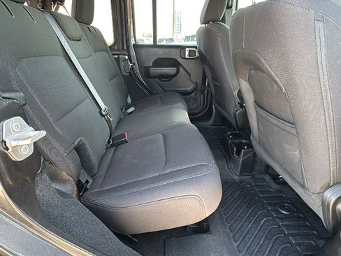 Used 2022 Jeep Wrangler Unlimited Sport image 24