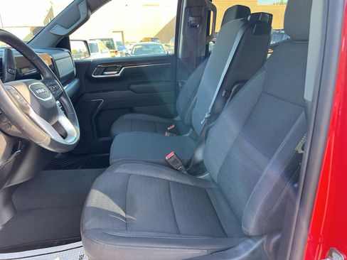 Used 2024 GMC Sierra 1500 SLE image 9
