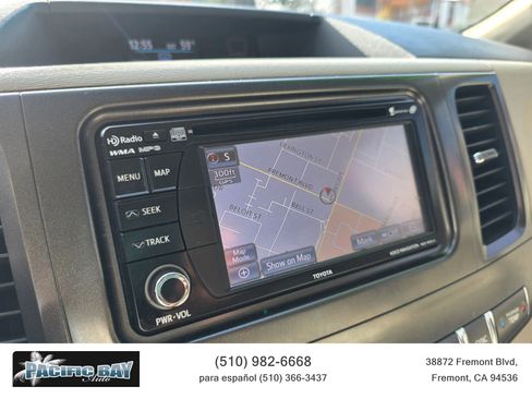 Used 2013 Toyota Sienna XLE image 15