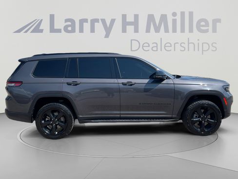 Certified 2022 Jeep Grand Cherokee L Laredo AWD/4WD image 6