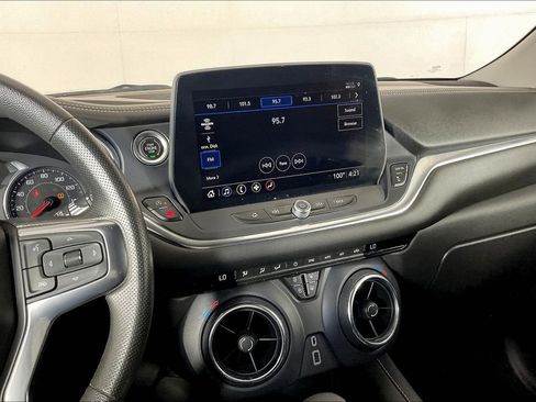 Used 2023 Chevrolet Blazer LT image 9