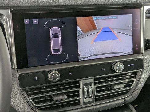 Certified 2025 Porsche Macan Turbo AWD/4WD image 18