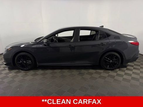 Used 2025 Toyota Camry SE image 5