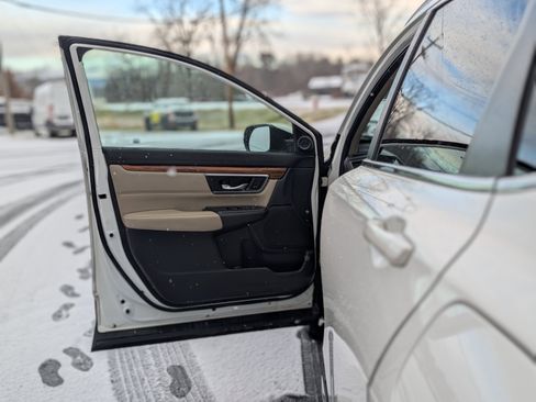 Used 2017 Honda CR-V Touring image 28