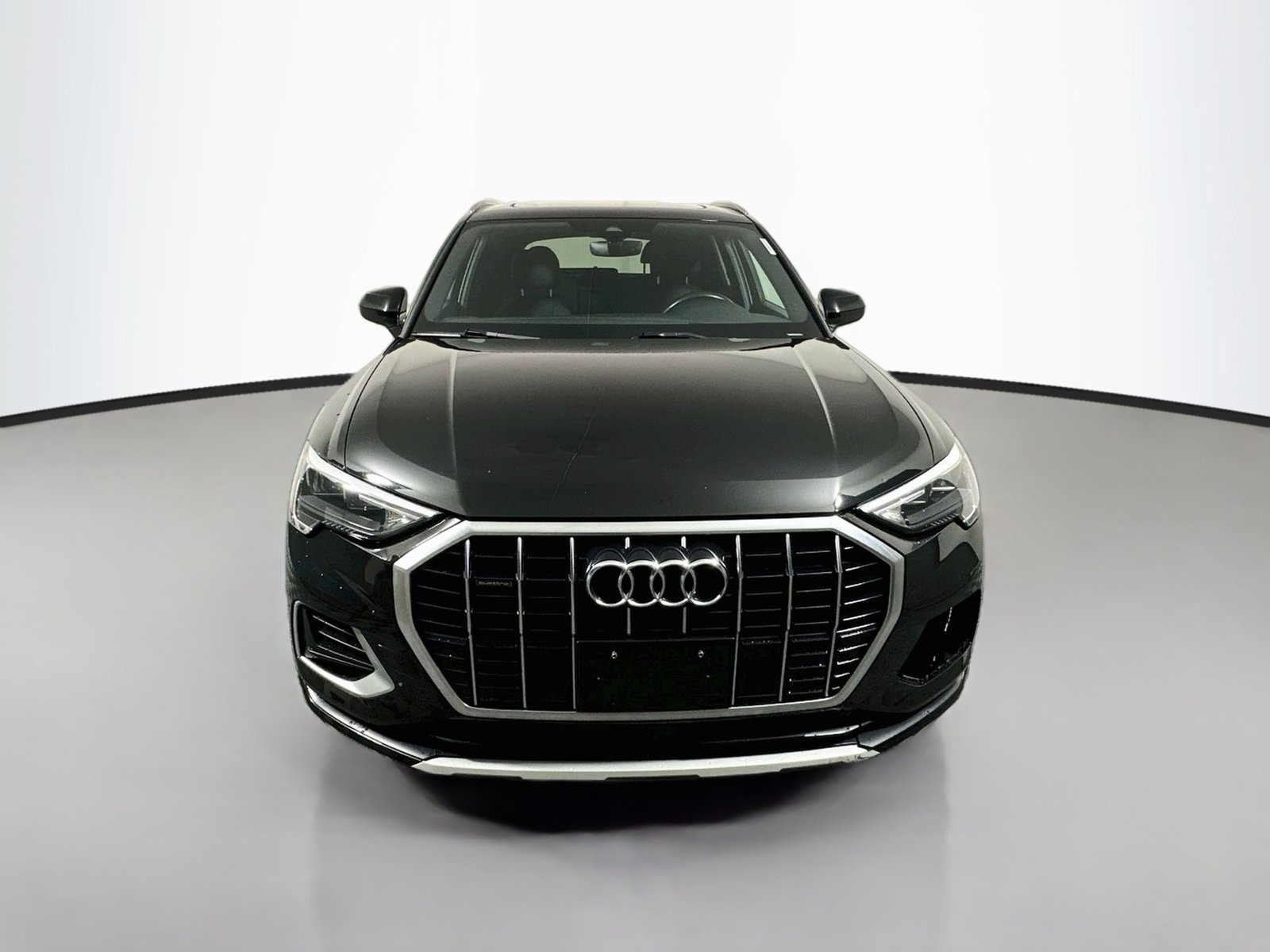 Used 2021 Audi Q3 2.0T Premium w/ Convenience Package AWD/4WD image 2