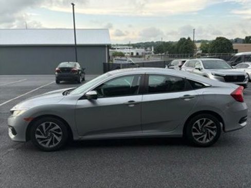 Used 2016 Honda Civic EX image 4