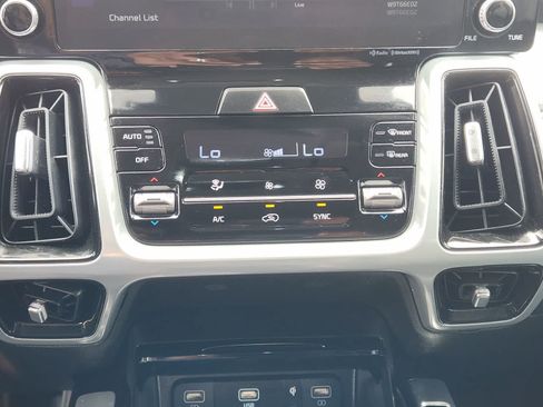 Used 2022 Kia Sorento SX FWD image 17