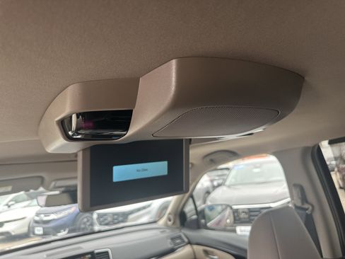 Used 2021 Honda Pilot Touring image 18