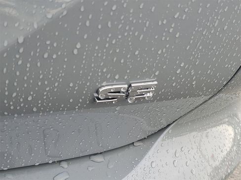 New 2025 Mitsubishi Outlander SE image 28