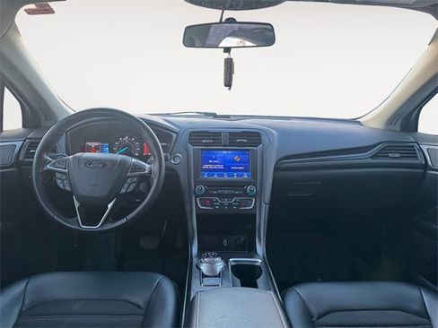 Used 2018 Ford Fusion SE w/ Equipment Group 201A image 10