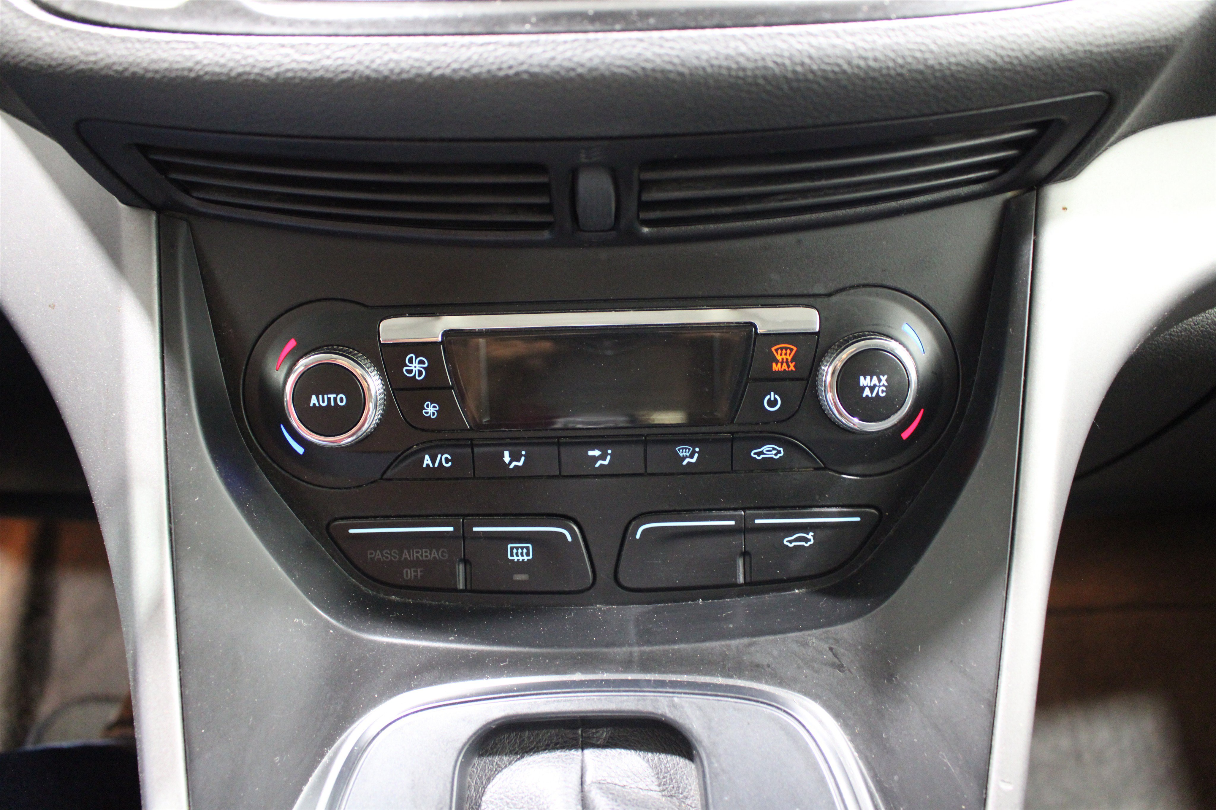 Used 2014 Ford Escape SE w/ SE Chrome Package FWD image 18