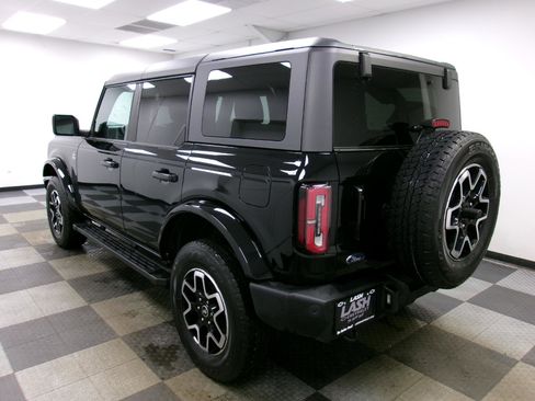 Used 2022 Ford Bronco Outer Banks image 2