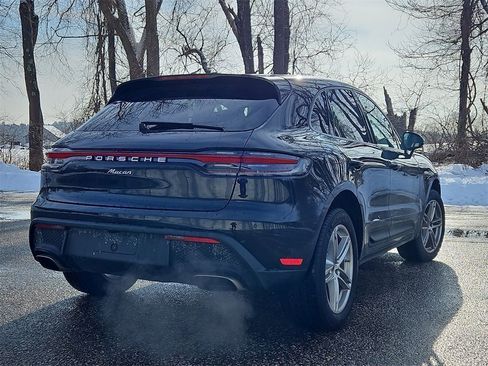 Certified 2025 Porsche Macan image 7