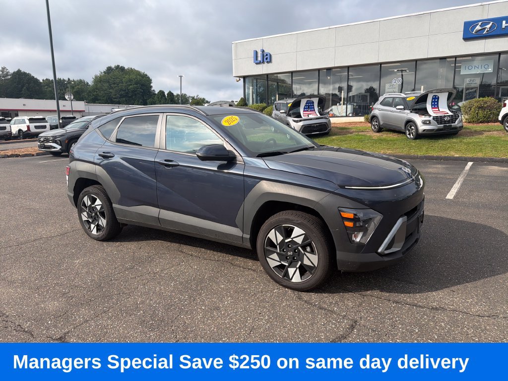 Used 2025 Hyundai Kona SEL AWD/4WD image 3