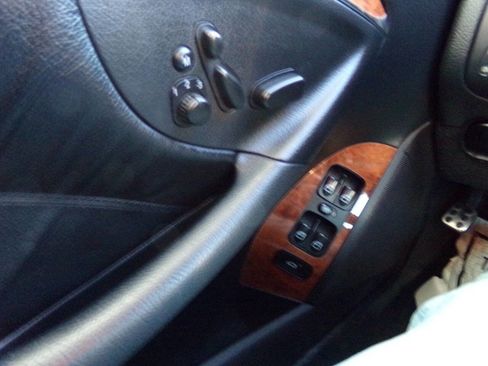 Used 2009 Mercedes-Benz CLK 550 Cabriolet w/ Premium I Pkg image 14