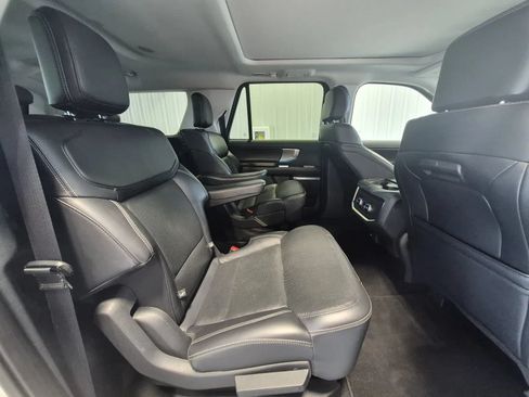 Used 2025 Ford Expedition Max Platinum AWD/4WD image 25
