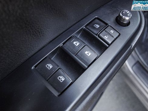 Used 2019 Toyota Highlander XLE AWD/4WD image 11