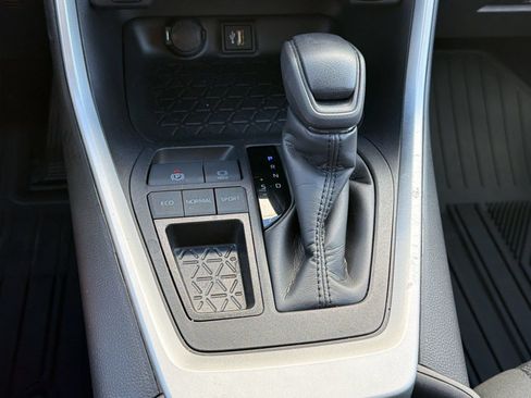 Used 2024 Toyota RAV4 LE FWD image 19