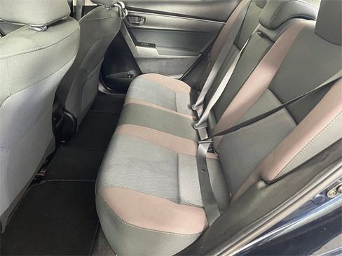 Used 2018 Toyota Corolla LE image 11