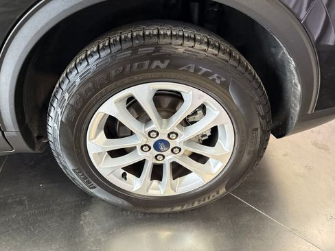 Used 2021 Ford Escape SE FWD image 10