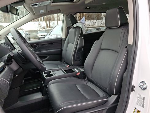 Certified 2025 Honda Odyssey Touring image 12