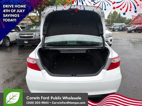 Used 2016 Toyota Camry SE FWD image 26
