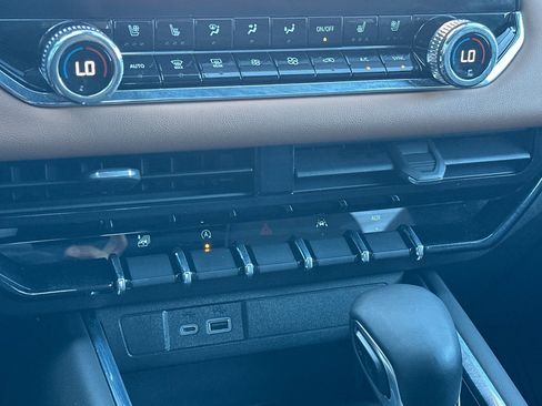 Used 2023 GMC Canyon AT4 w/ AT4 Premium Package image 29