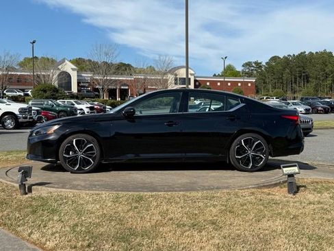 Used 2024 Nissan Altima 2.5 SR image 4