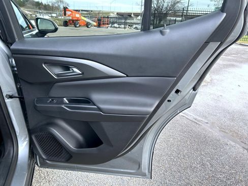 New 2026 Chevrolet Equinox EV LT image 18