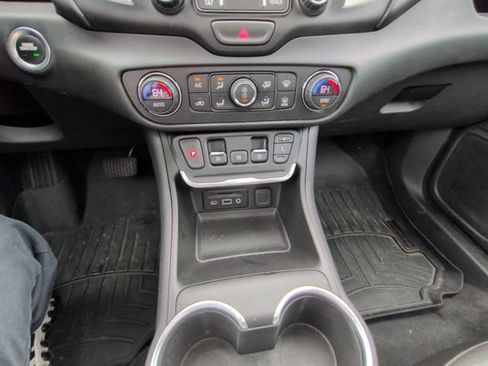 Used 2019 GMC Terrain SLT w/ Preferred Package FWD image 21