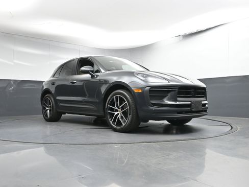 Used 2022 Porsche Macan image 31