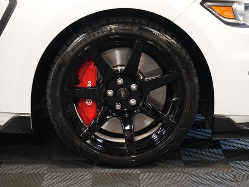 Used 2019 Ford Mustang Shelby GT350R w/ GT350R Equipment Group 920A RWD image 49