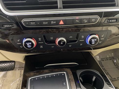 Used 2018 Audi Q7 3.0T Premium Plus w/ Premium Plus Package image 23