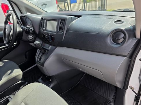 Used 2020 Nissan NV200 S image 21