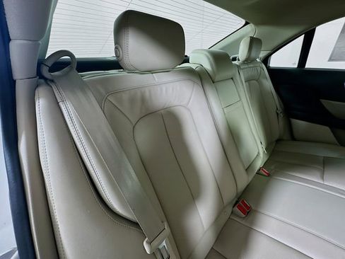 Used 2020 Lincoln Continental AWD w/ Premium Package image 28