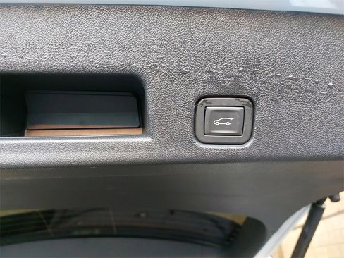 Used 2024 GMC Acadia Elevation image 34