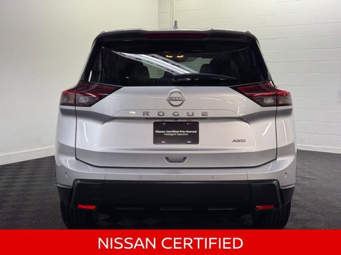 Certified 2025 Nissan Rogue SV image 9
