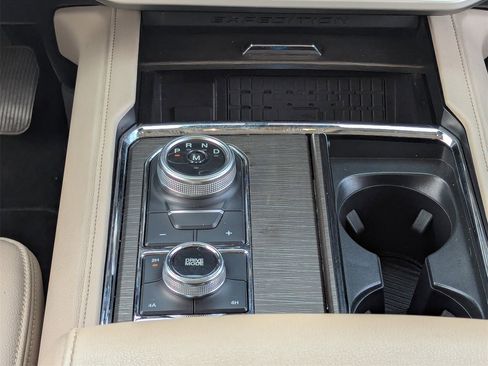 Used 2024 Ford Expedition Max Limited image 24